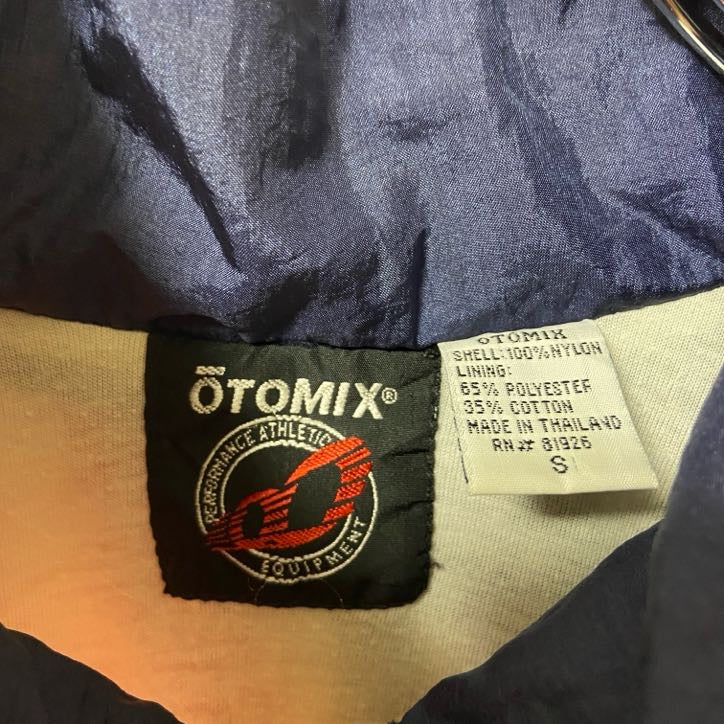 古着 used　OTOMIX　長袖ナイロンジャケット　ジップアップアウター　USA　星条旗　ハイネック　赤　青　白　Sサイズ