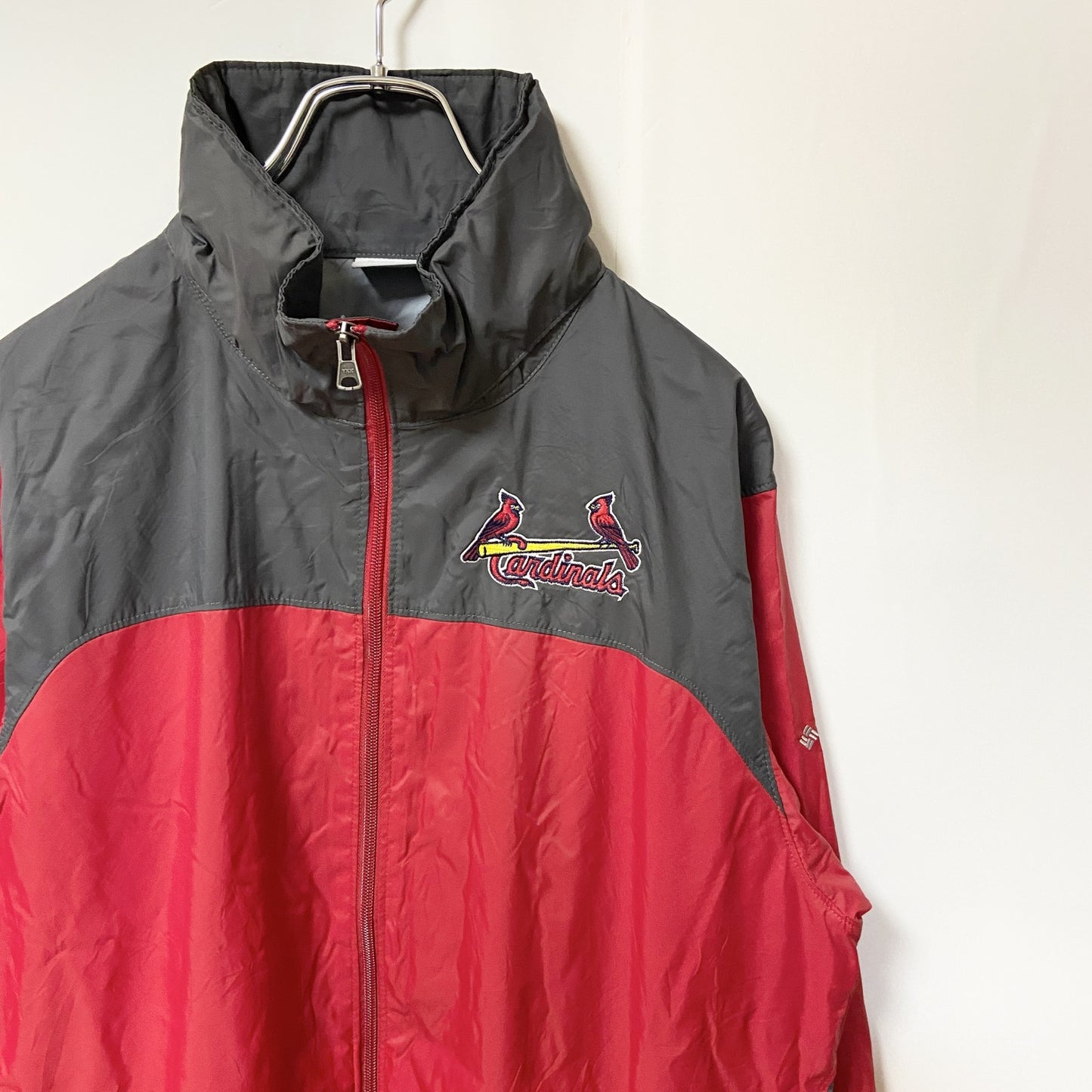 古着 used　Columbia　コロンビア　長袖ナイロンジャケット　MLB　カージナルス　ジップアップジャケット　Mサイズ