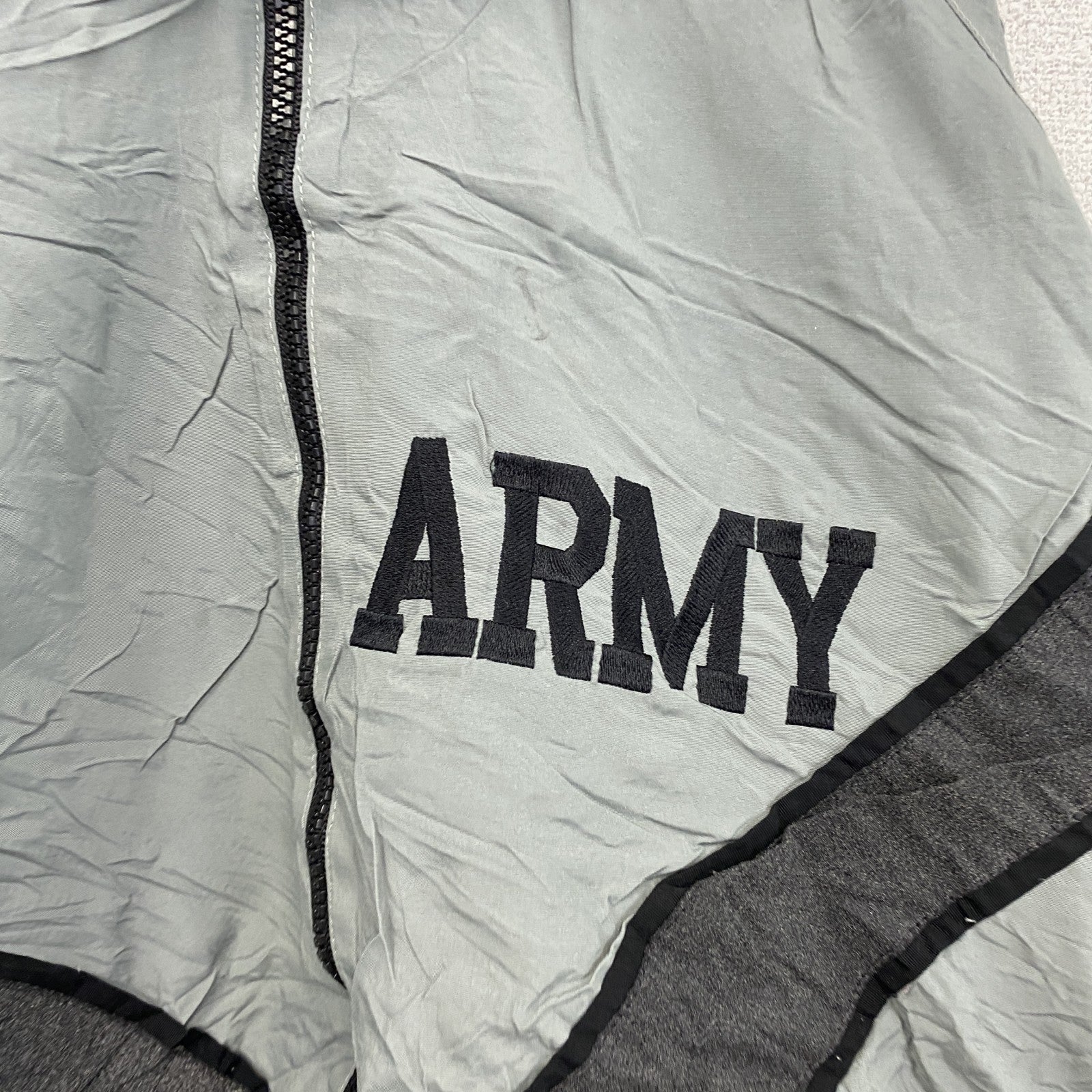00s　U.S.ARMY　IPFU　トレーニングジャケット　ナイロンジャケット　ミリタリー　米軍　ヴィンテージ　グレー　Lサイズ