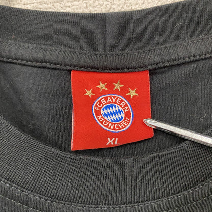 FC BAYERN MUNCHEN　バイエルンミュンヘン　半袖プリントTシャツ　サッカー　黒　ブラック　XLサイズ