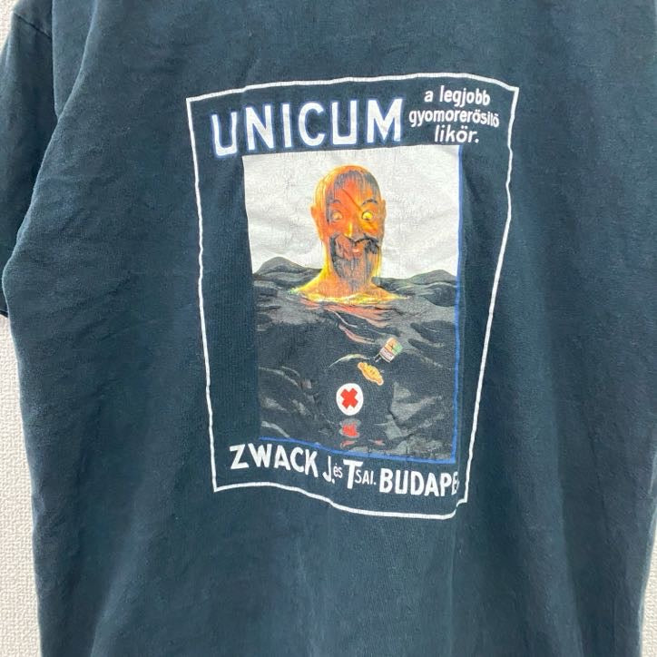00s　GILDAN　半袖プリントTシャツ　ウニクムリキュール　Zwack　ヴィンテージ　黒　ブラック　Mサイズ
