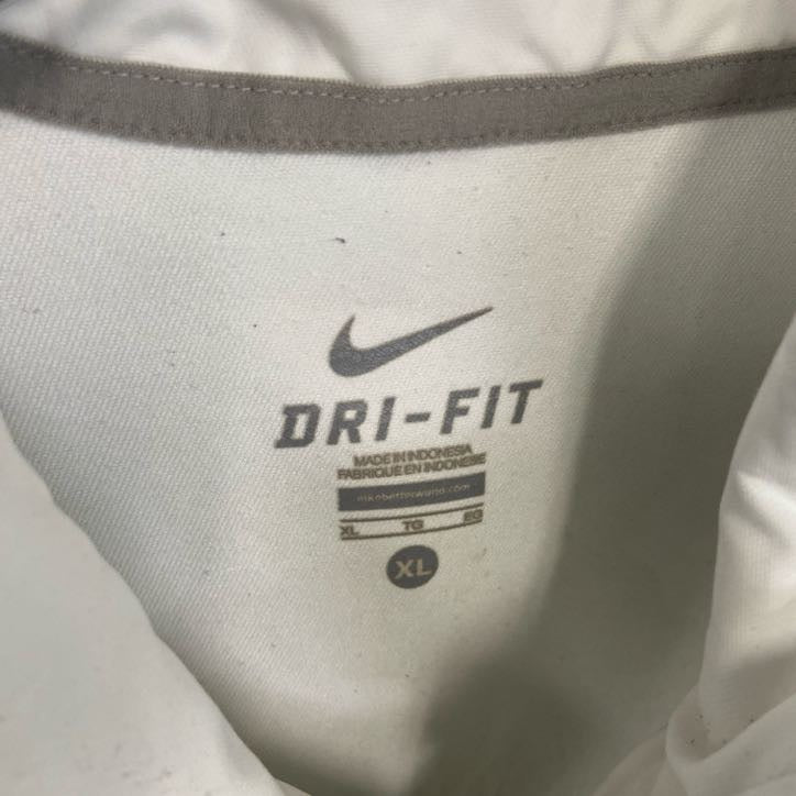 NIKE　ナイキ　半袖プルオーバージャケット　ハーフジップ　ワンポイント　白　ホワイト　XLサイズ