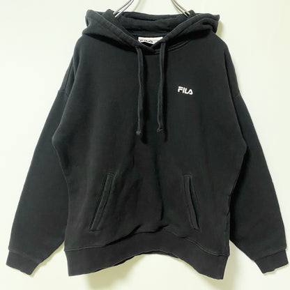 FILA　フィラ　スウェットパーカー/フーディー　刺繍ロゴ　ワンポイント　黒　ブラック　Ｍサイズ