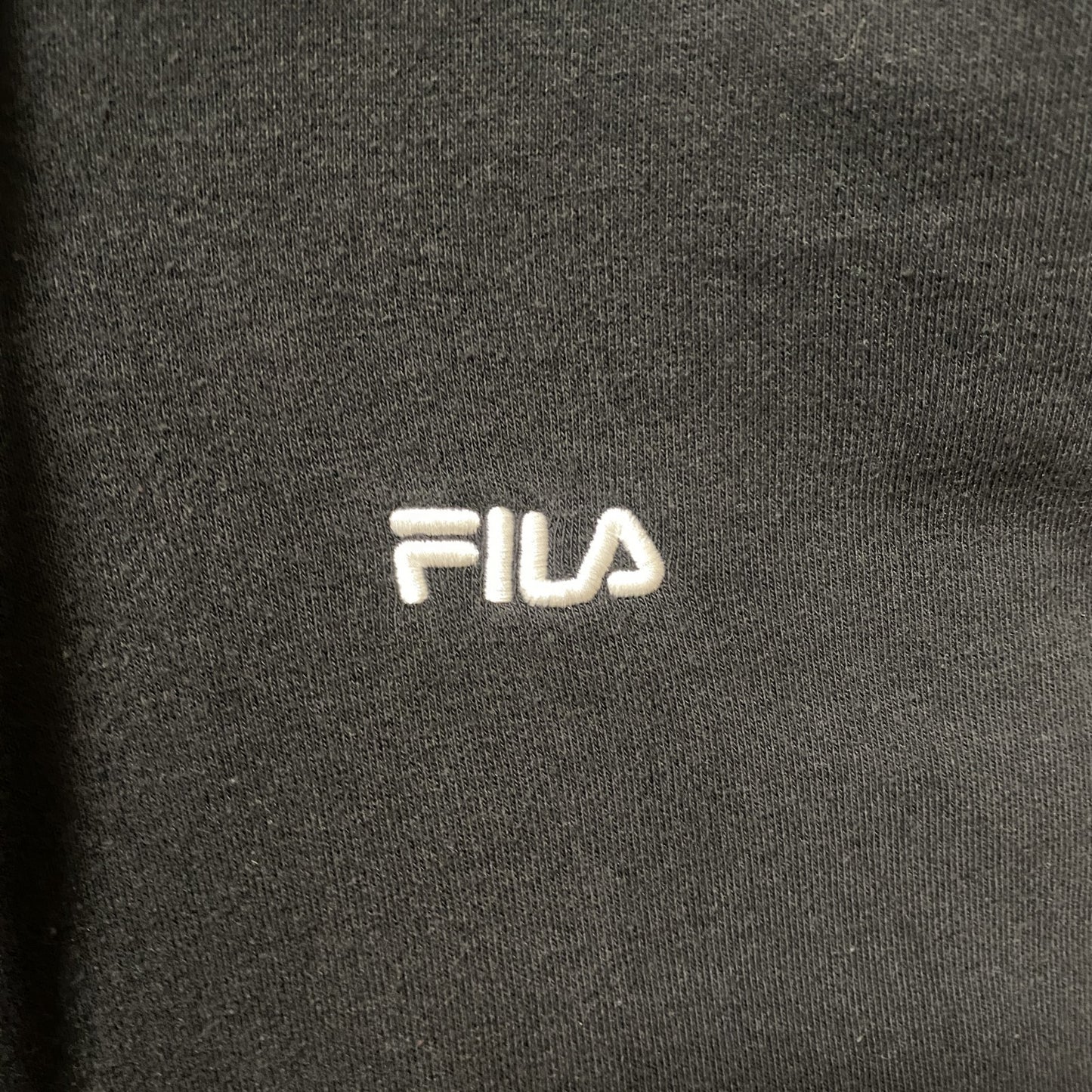 FILA　フィラ　スウェットパーカー/フーディー　刺繍ロゴ　ワンポイント　黒　ブラック　Ｍサイズ