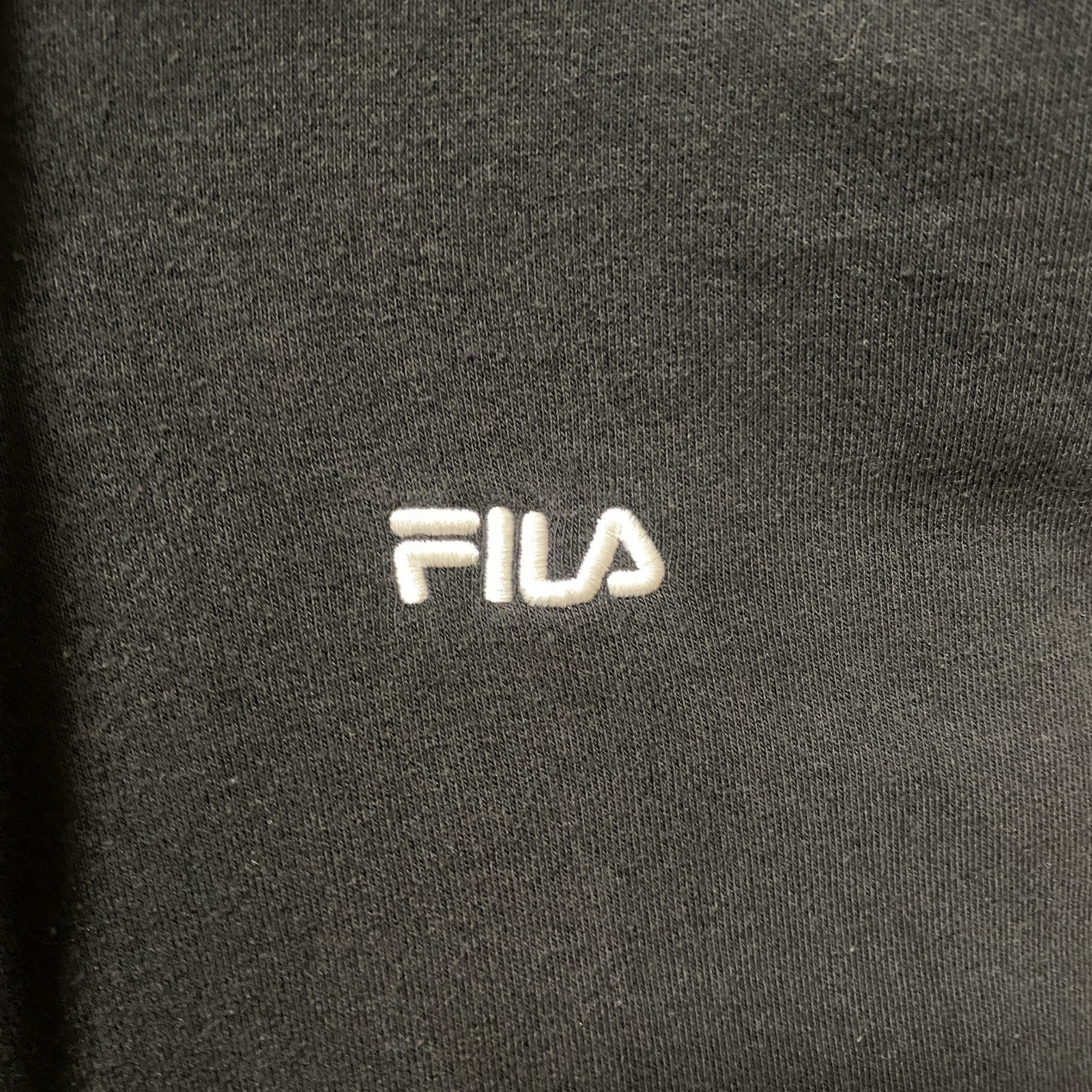 FILA　フィラ　スウェットパーカー/フーディー　刺繍ロゴ　ワンポイント　黒　ブラック　Ｍサイズ