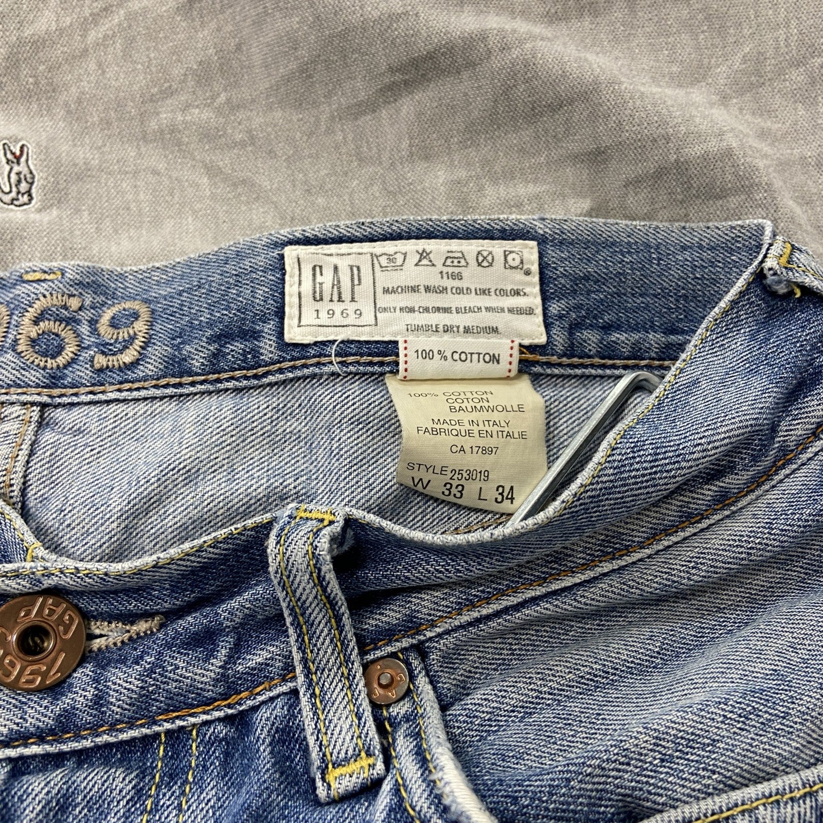GAP　ギャップ　ダメージデニムパンツ/ジーンズ　縦落ち　ボタンフライ　インディゴ　W33サイズ
