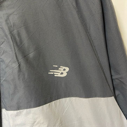 古着 used　New Balance ニューバランス　長袖ナイロンパーカー　ワンポイントプリント　ビックシルエット　XLサイズ