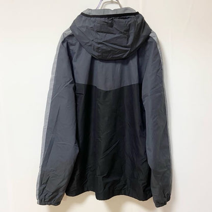 古着 used　New Balance ニューバランス　長袖ナイロンパーカー　ワンポイントプリント　ビックシルエット　XLサイズ