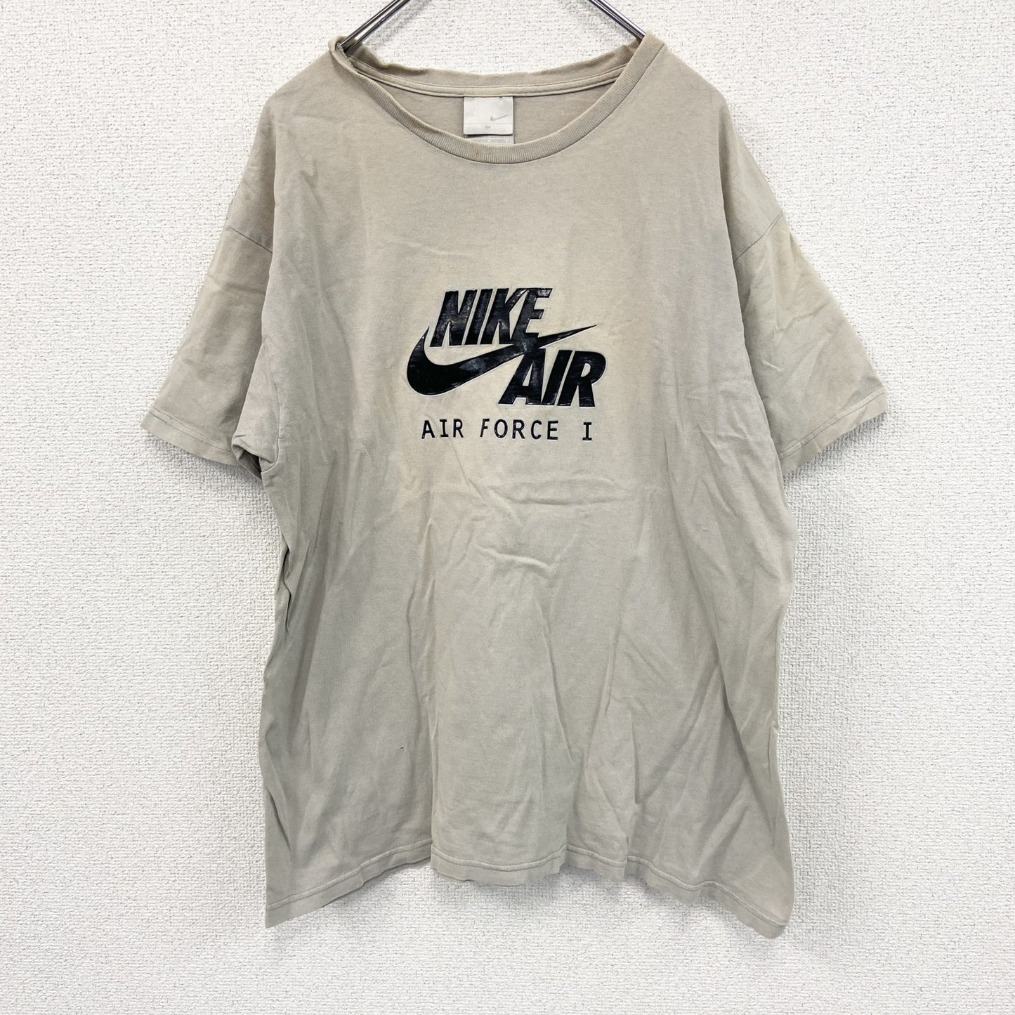 NIKE　ナイキ　半袖プリントTシャツ　ベージュ　Mサイズ