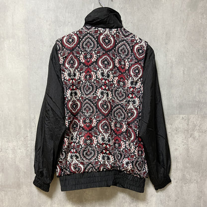 古着 used　LAVON　長袖柄ナイロンジャケット　ハイネックアウター　クレイジーパターン　肩パッド　黒　ブラック　レトロ