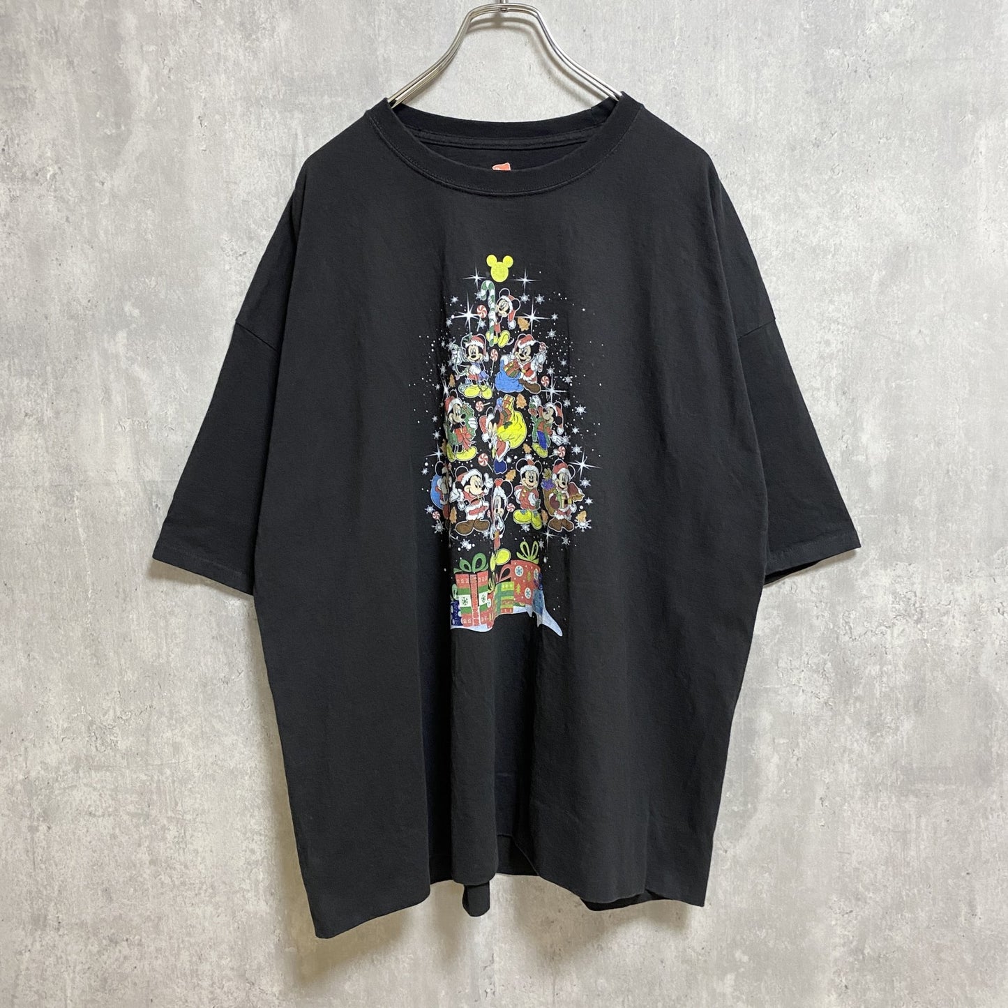 古着 used　Disney　ディズニー　半袖プリントＴシャツ　黒　ブラック　ミッキー　キャラクター　クリスマス　オーバーサイズ