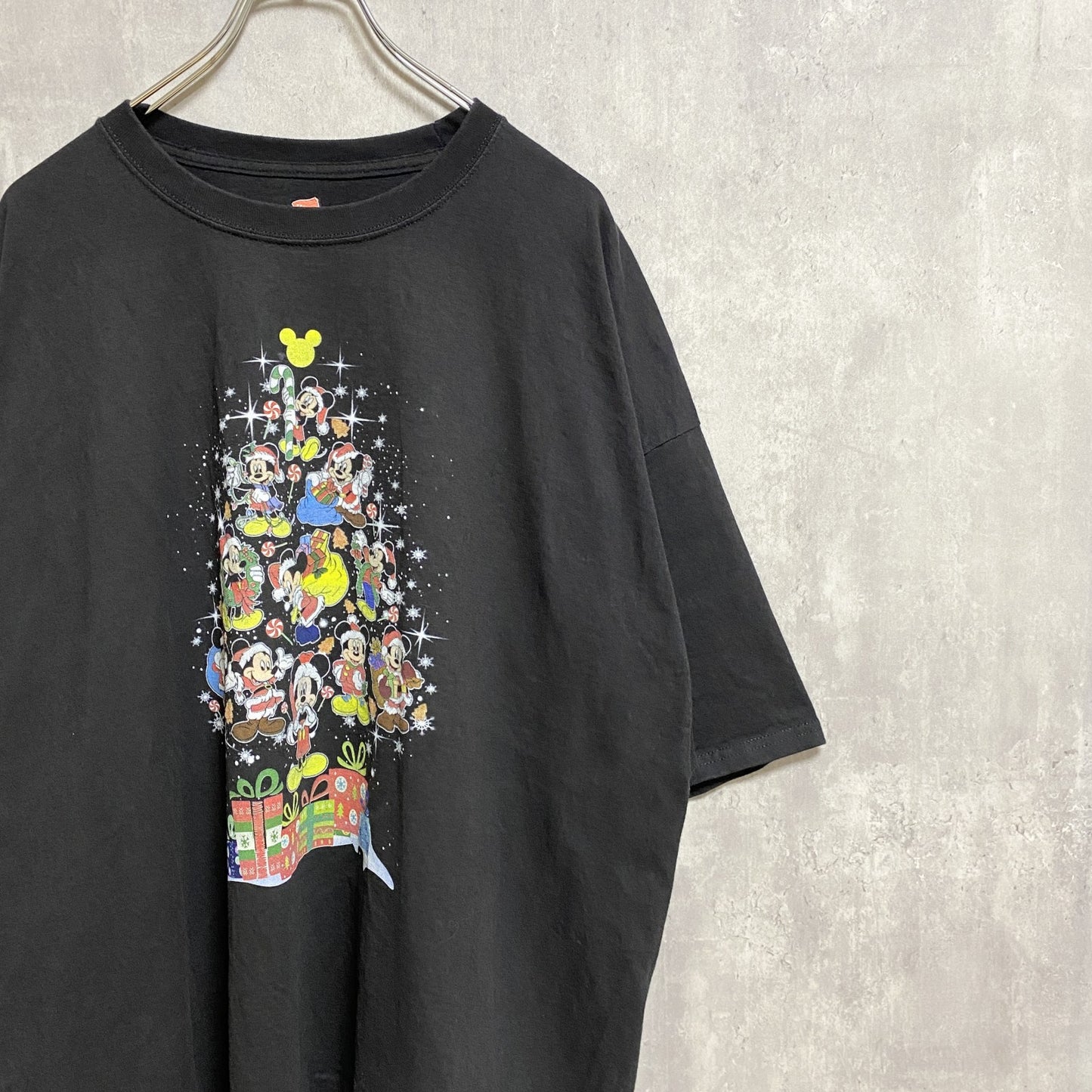 古着 used　Disney　ディズニー　半袖プリントＴシャツ　黒　ブラック　ミッキー　キャラクター　クリスマス　オーバーサイズ