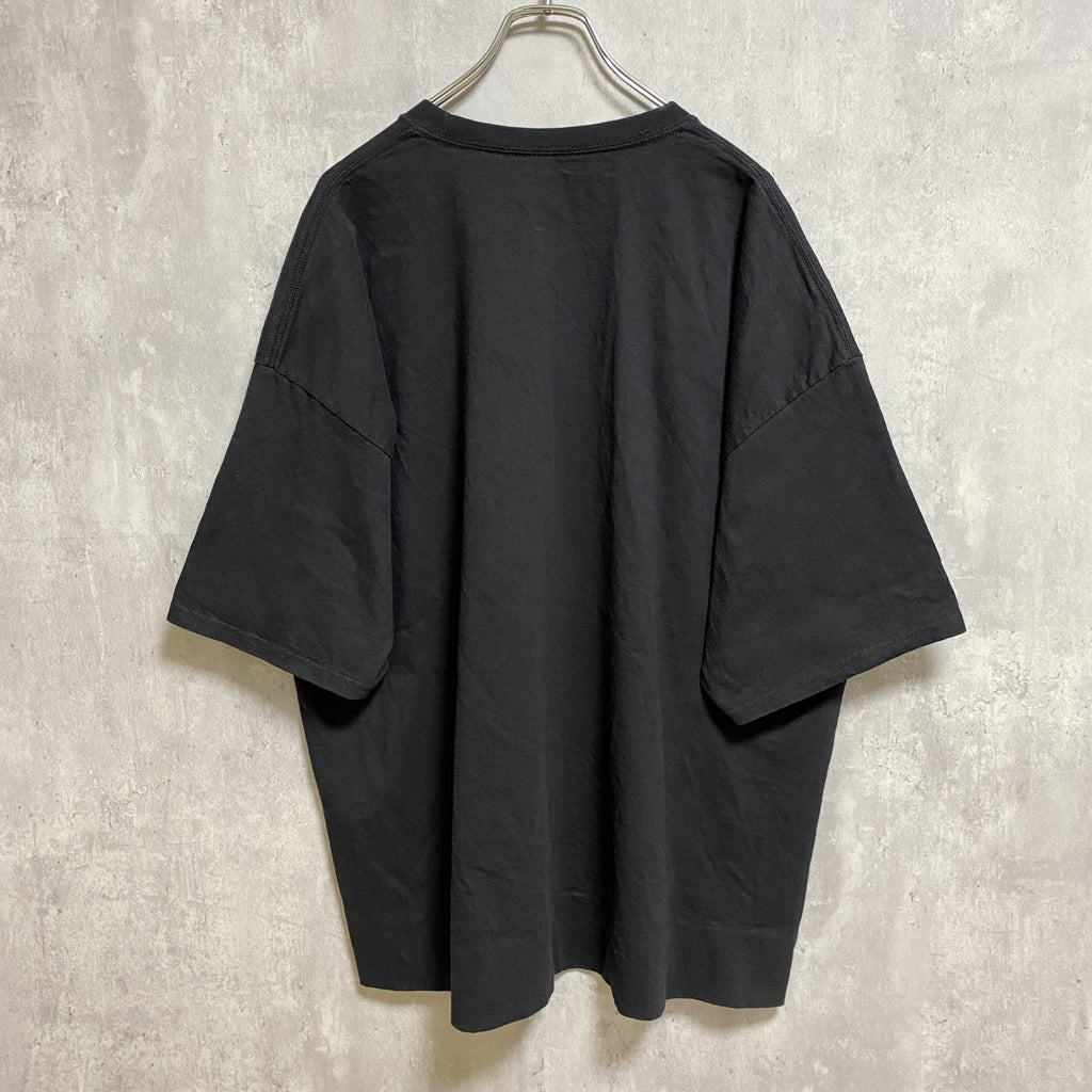 古着 used　Disney　ディズニー　半袖プリントＴシャツ　黒　ブラック　ミッキー　キャラクター　クリスマス　オーバーサイズ
