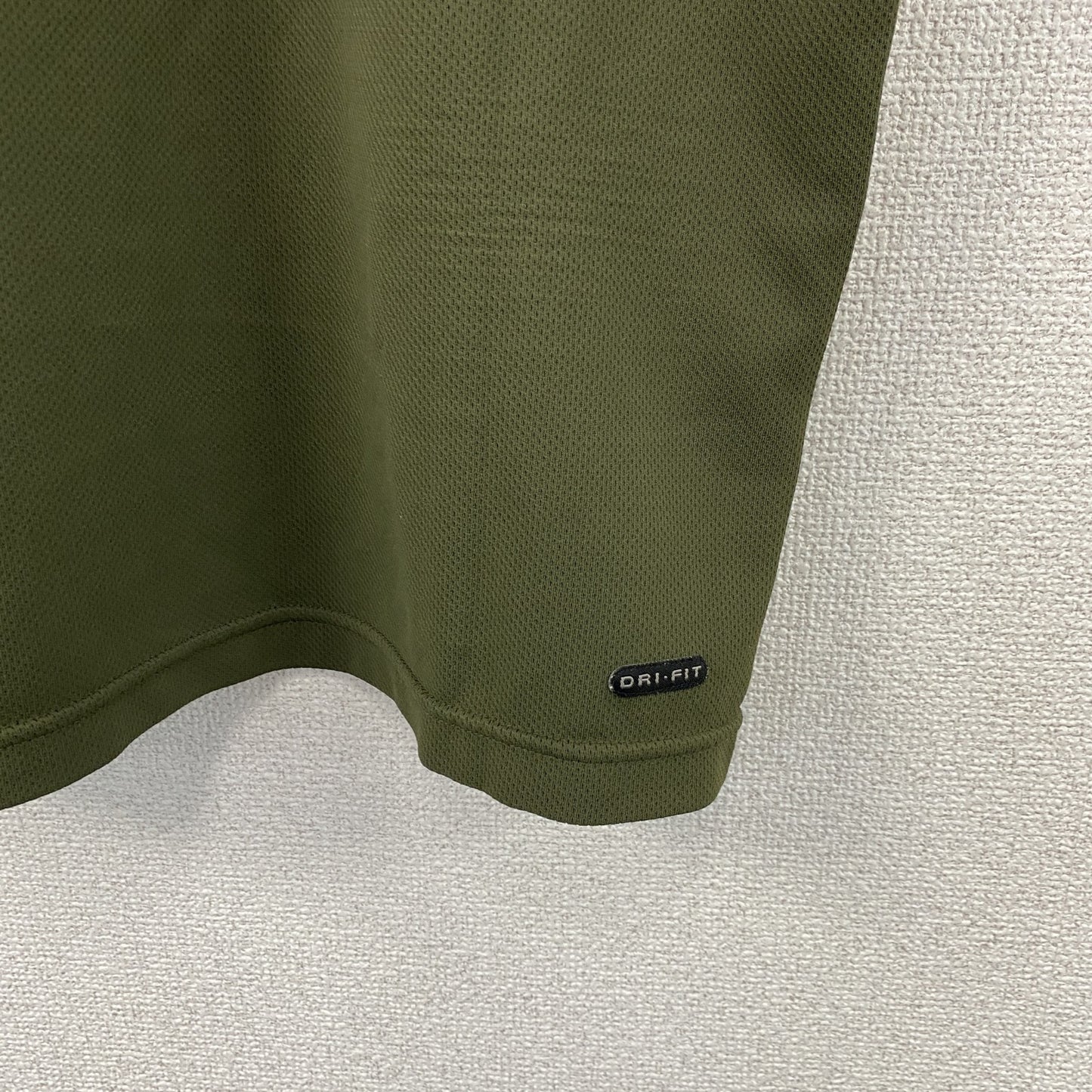 NIKE　ナイキ　DRI-FIT　半袖Tシャツ　スウッシュ　カーキ　Sサイズ