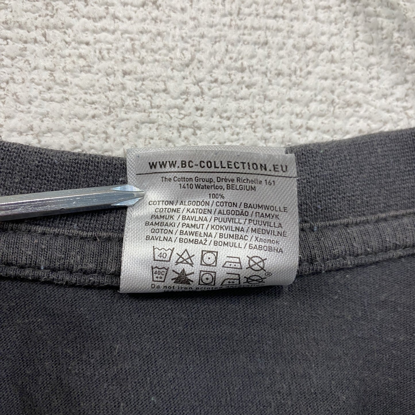 B&C　半袖プリントTシャツ　フェード　英字プリント　ビッグデザイン　クルーネック　黒　ブラック　2XLサイズ