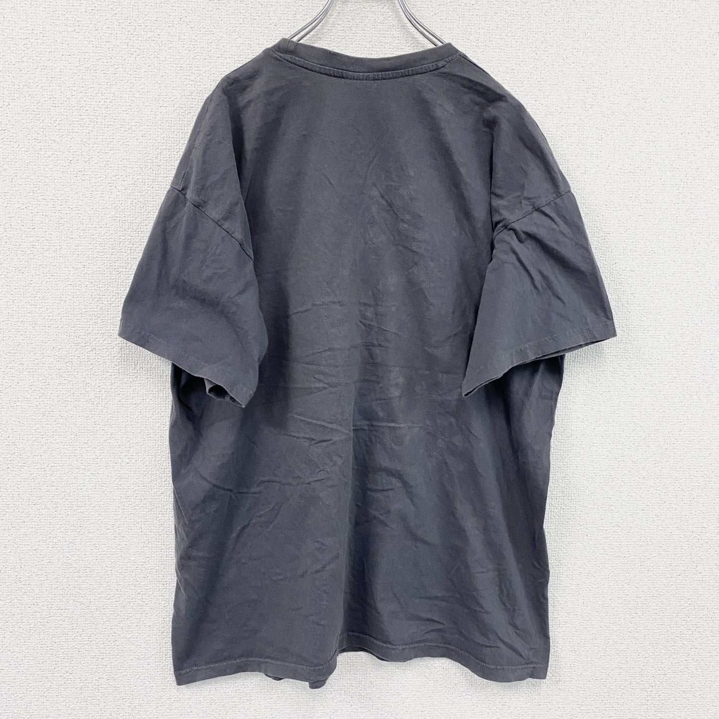 B&C　半袖プリントTシャツ　フェード　英字プリント　ビッグデザイン　クルーネック　黒　ブラック　2XLサイズ