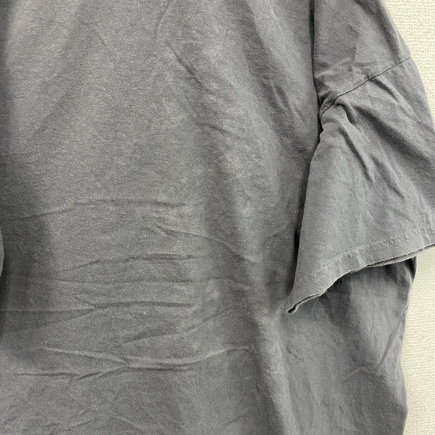 B&C　半袖プリントTシャツ　フェード　英字プリント　ビッグデザイン　クルーネック　黒　ブラック　2XLサイズ