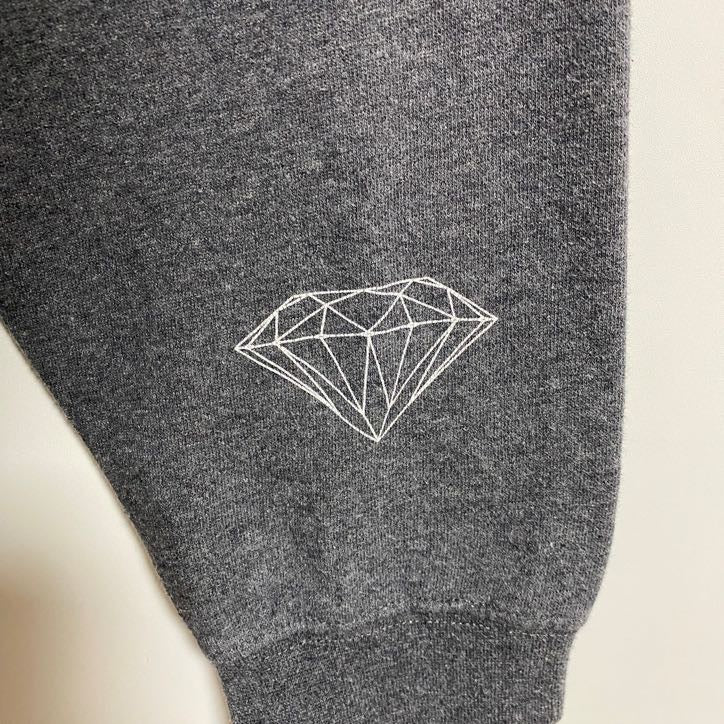 Diamond　ダイヤモンド　スウェット/トレーナー　デカロゴ　ビッグデザイン　クルーネック　ダークグレー