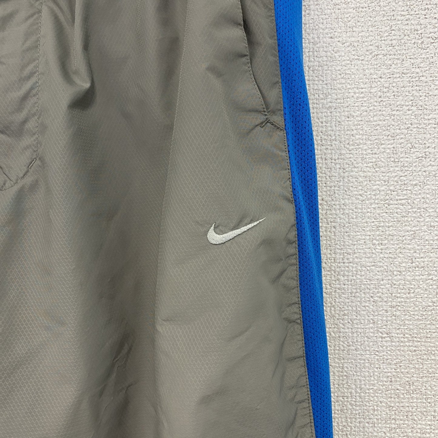 NIKE　ナイキ　イージーパンツ　ウィンドブレーカーパンツ　スウッシュ　グレー　Mサイズ