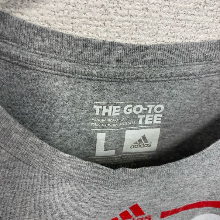 adidas　アディダス　半袖プリントTシャツ　灰色　グレー　Lサイズ