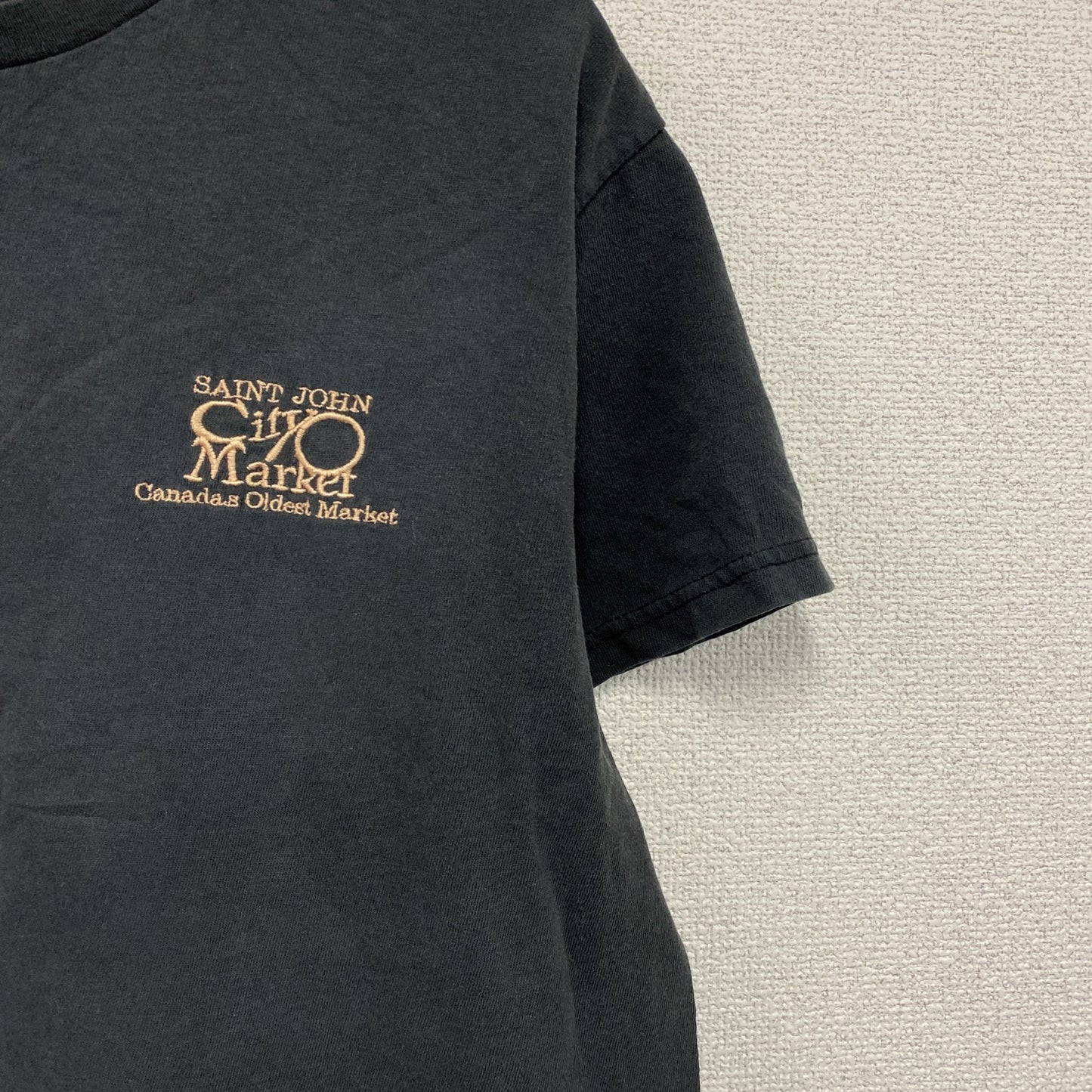 セントジョンシティマーケット　半袖プリントTシャツ　刺繍　フェード　黒　ブラック