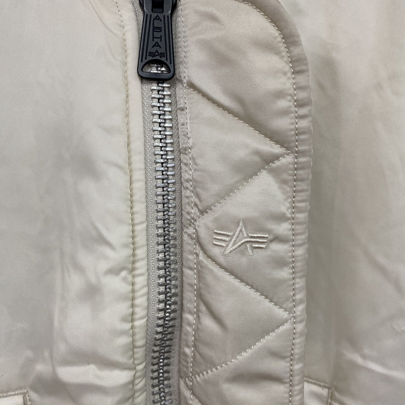 ALPHA INDUSTRIES　アルファ　MA-1　フライトジャケット　リバーシブル　白　ホワイト　Mサイズ
