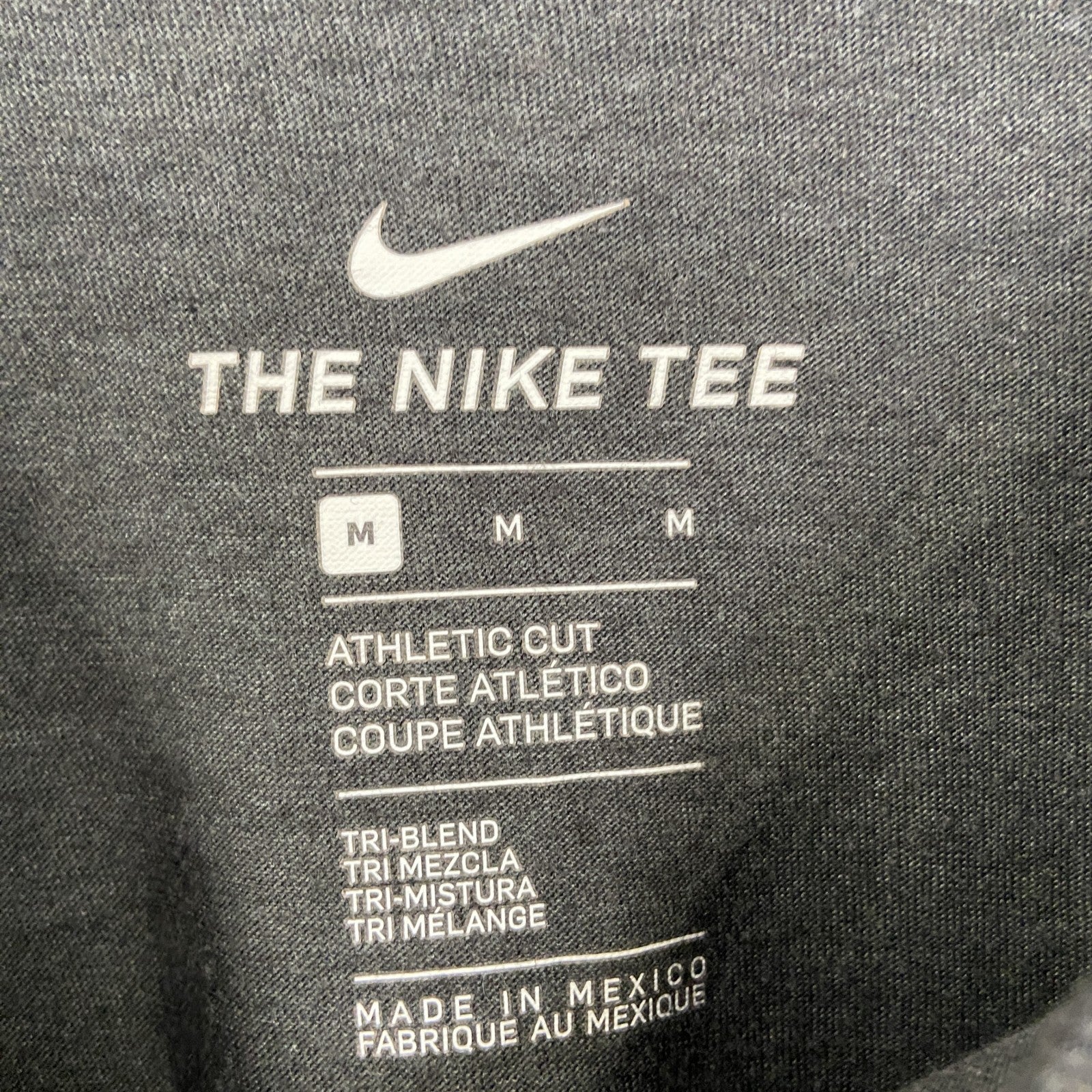 古着 used　NIKE　ナイキ　半袖プリントTシャツ　TLU　BULLDOGS　グレー　スウッシュロゴ　レトロ　Mサイズ