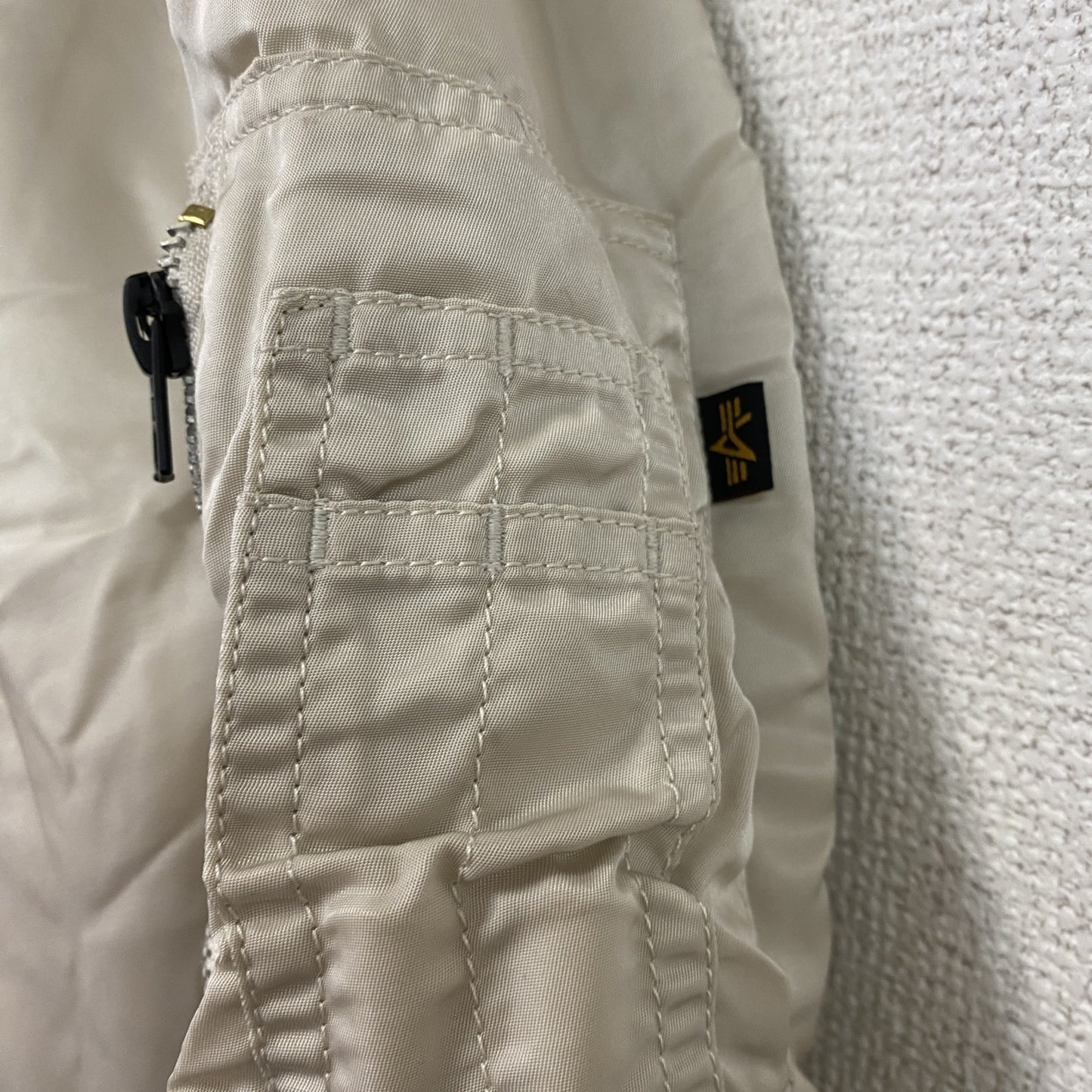 ALPHA INDUSTRIES　アルファ　MA-1　フライトジャケット　リバーシブル　白　ホワイト　Mサイズ