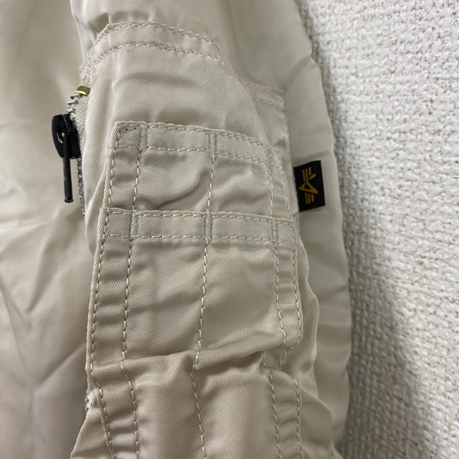 ALPHA INDUSTRIES　アルファ　MA-1　フライトジャケット　リバーシブル　白　ホワイト　Mサイズ