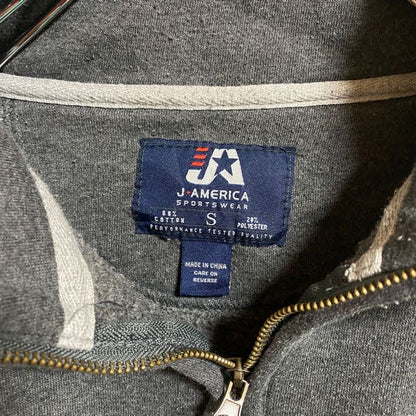 JAMERICA　ハーフジップスウェット/トレーナー　ハイネック　刺繍ロゴ　アーチプリント　ビッグシルエット　ダークグレー　Sサイズ