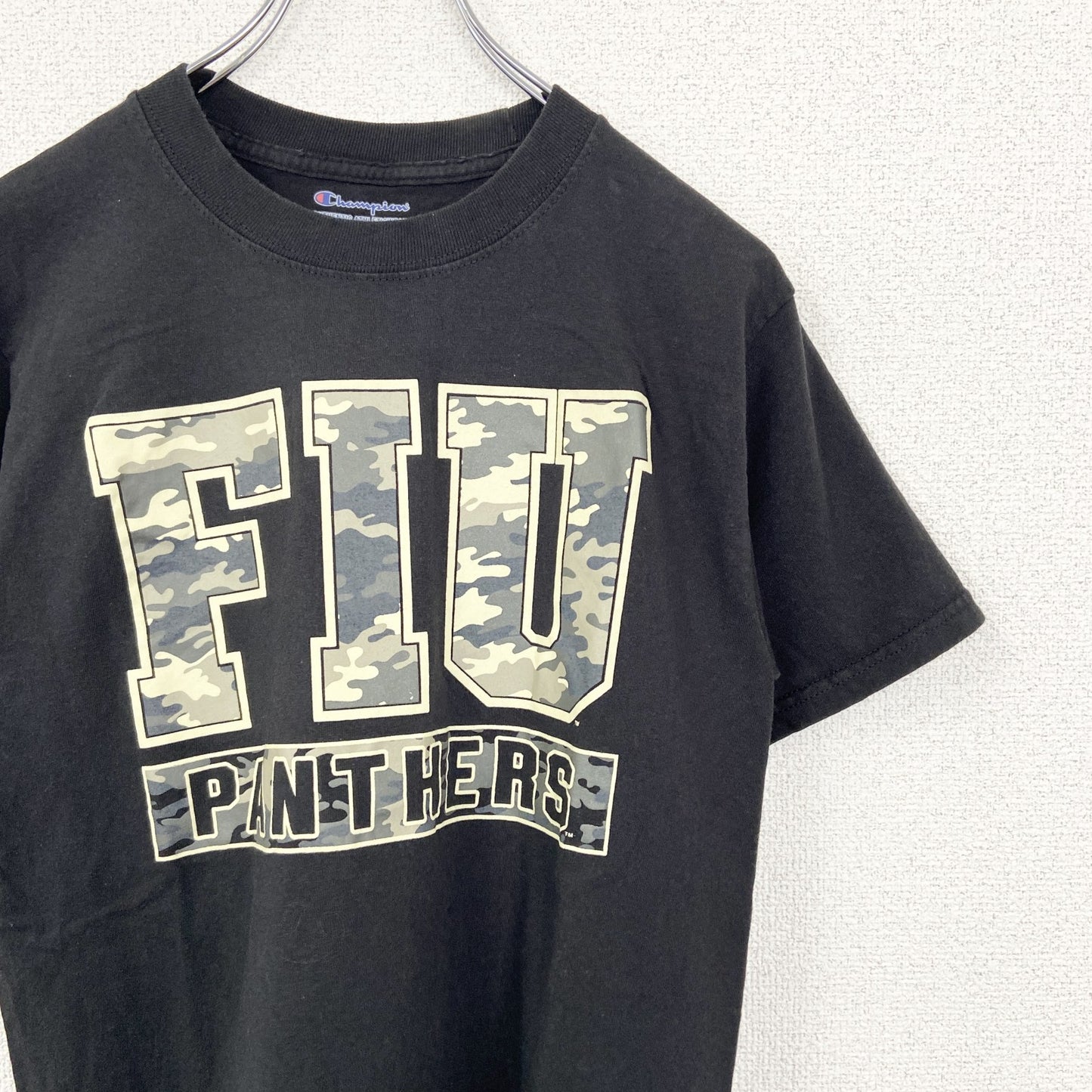 古着 used　Champion　チャンピオン　半袖プリントTシャツ　FIU　PANTHERS　黒　迷彩柄　Sサイズ