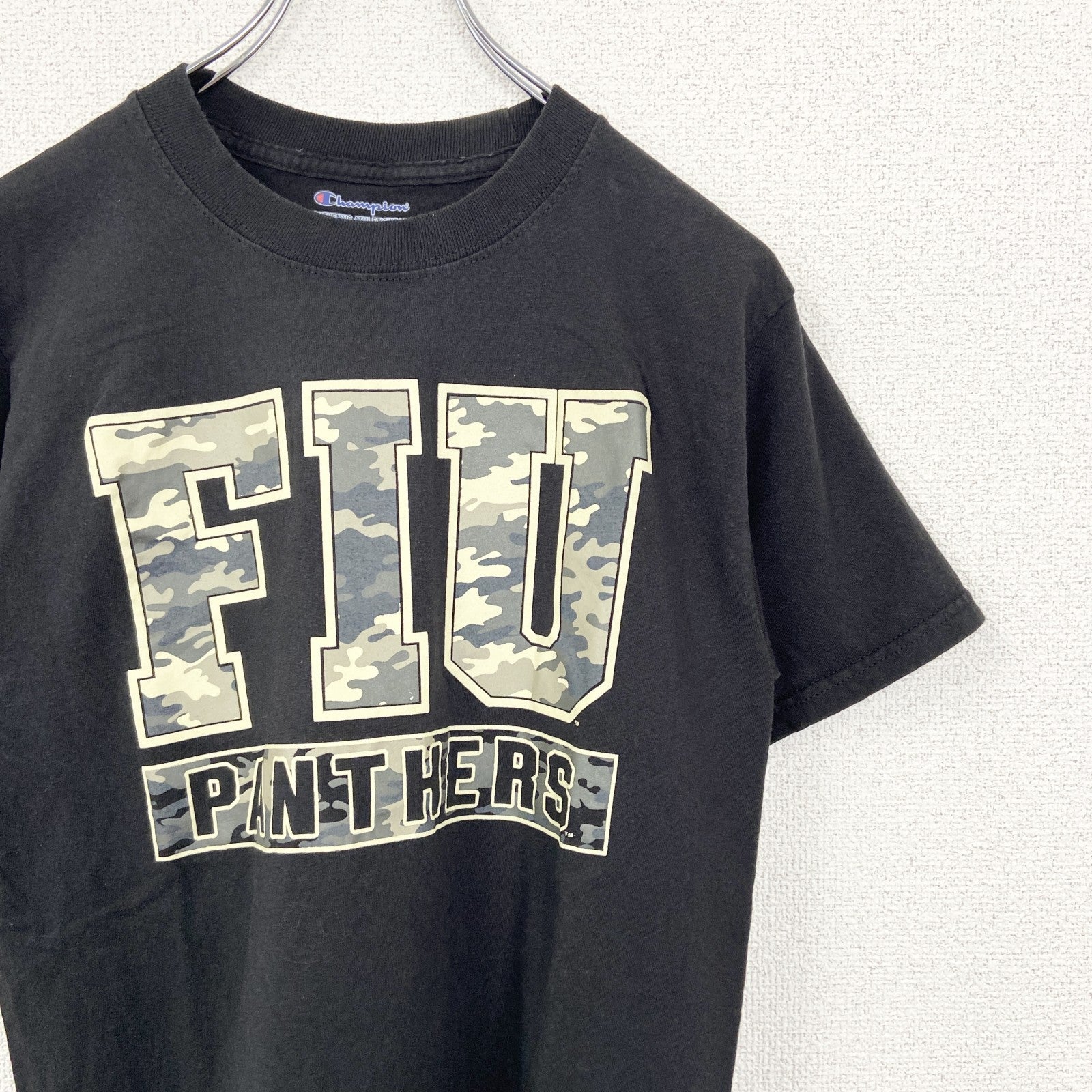 古着 used　Champion　チャンピオン　半袖プリントTシャツ　FIU　PANTHERS　黒　迷彩柄　Sサイズ