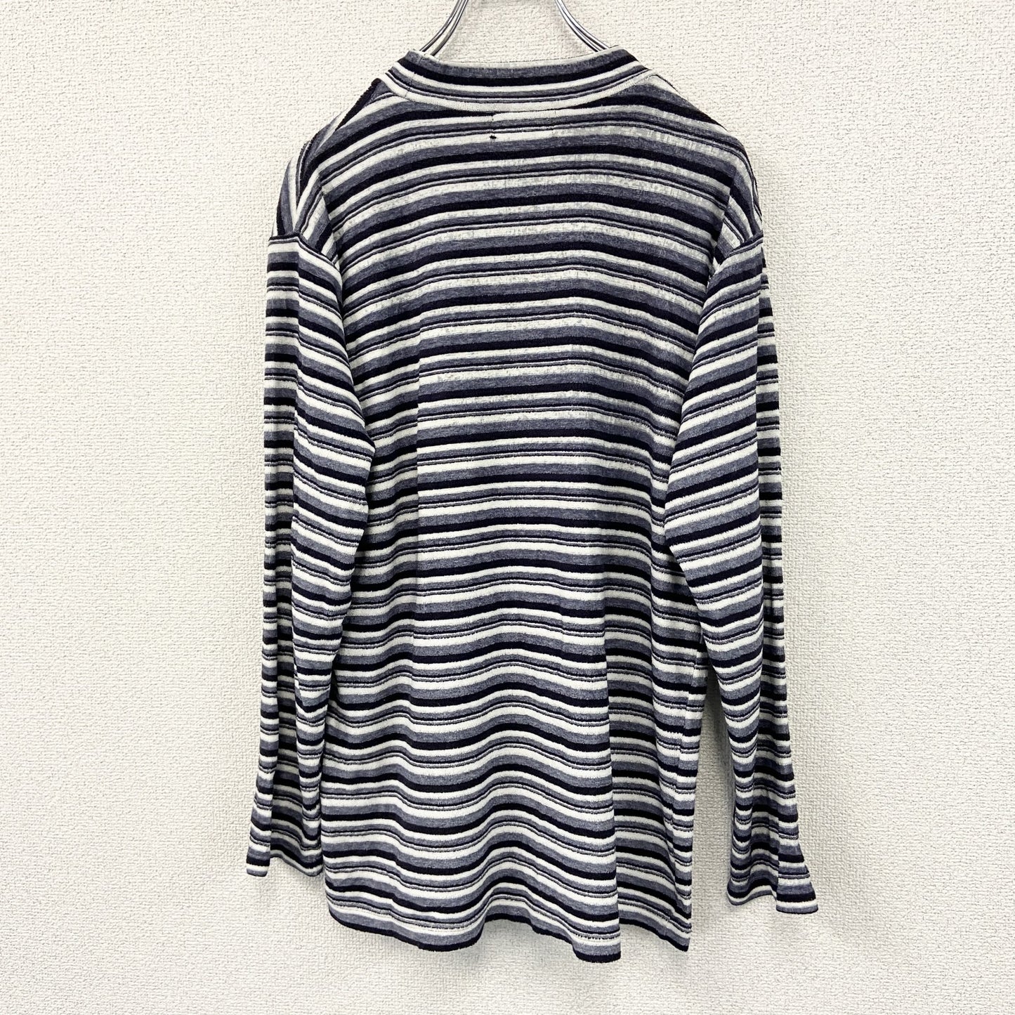 GUESS　ゲス　長袖Ｔシャツ　ボーダー柄　マルチカラー　Ｍサイズ