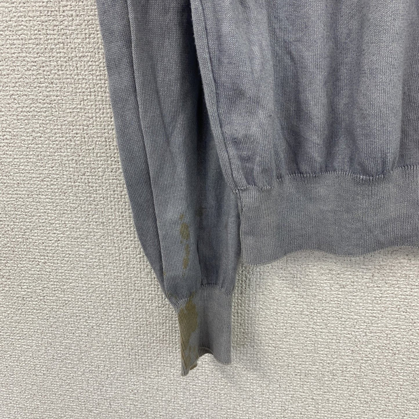 ニットセーター　薄手　灰色　グレー