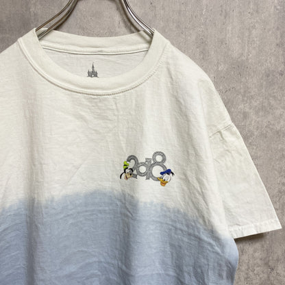 古着 used　Disney ディズニー　Mickey ミッキー　半袖プリントＴシャツ　バックプリント　白　キャラクター