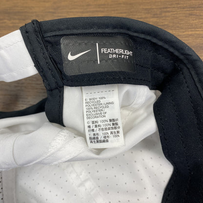 NIKE　ナイキ　DRI-FIT　フェザーライトキャップ　6パネルキャップ　スウッシュ　白　ホワイト　ONE SIZE