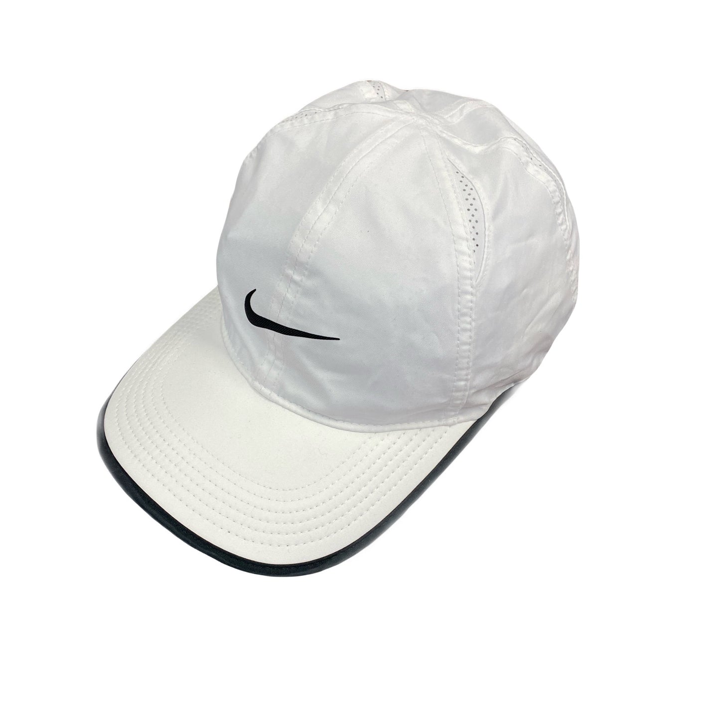 NIKE　ナイキ　DRI-FIT　フェザーライトキャップ　6パネルキャップ　スウッシュ　白　ホワイト　ONE SIZE