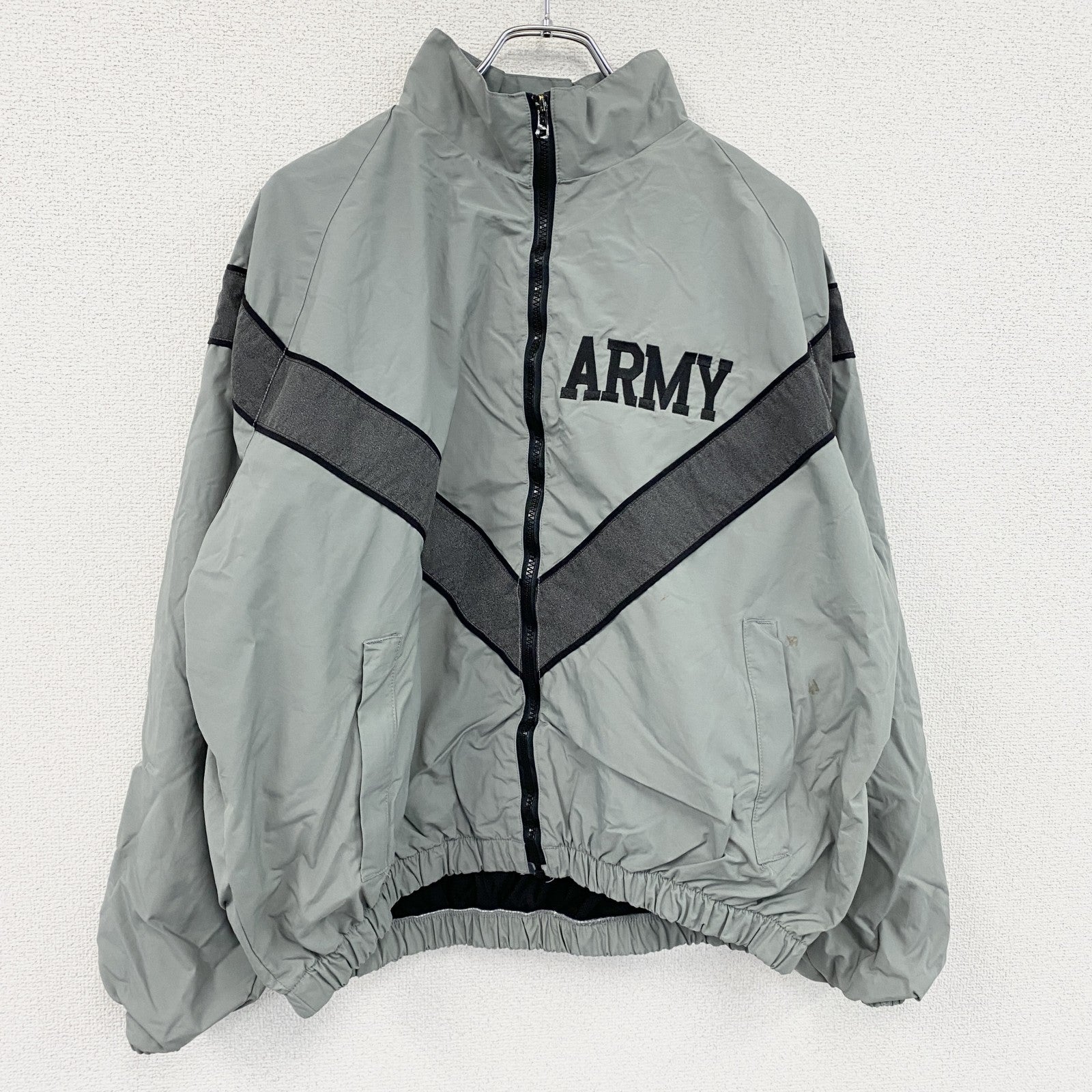 90s　U.S.ARMY　IPFU　トレーニングジャケット　ナイロンジャケット　ミリタリー　米軍　ヴィンテージ　カーキ　Mサイズ