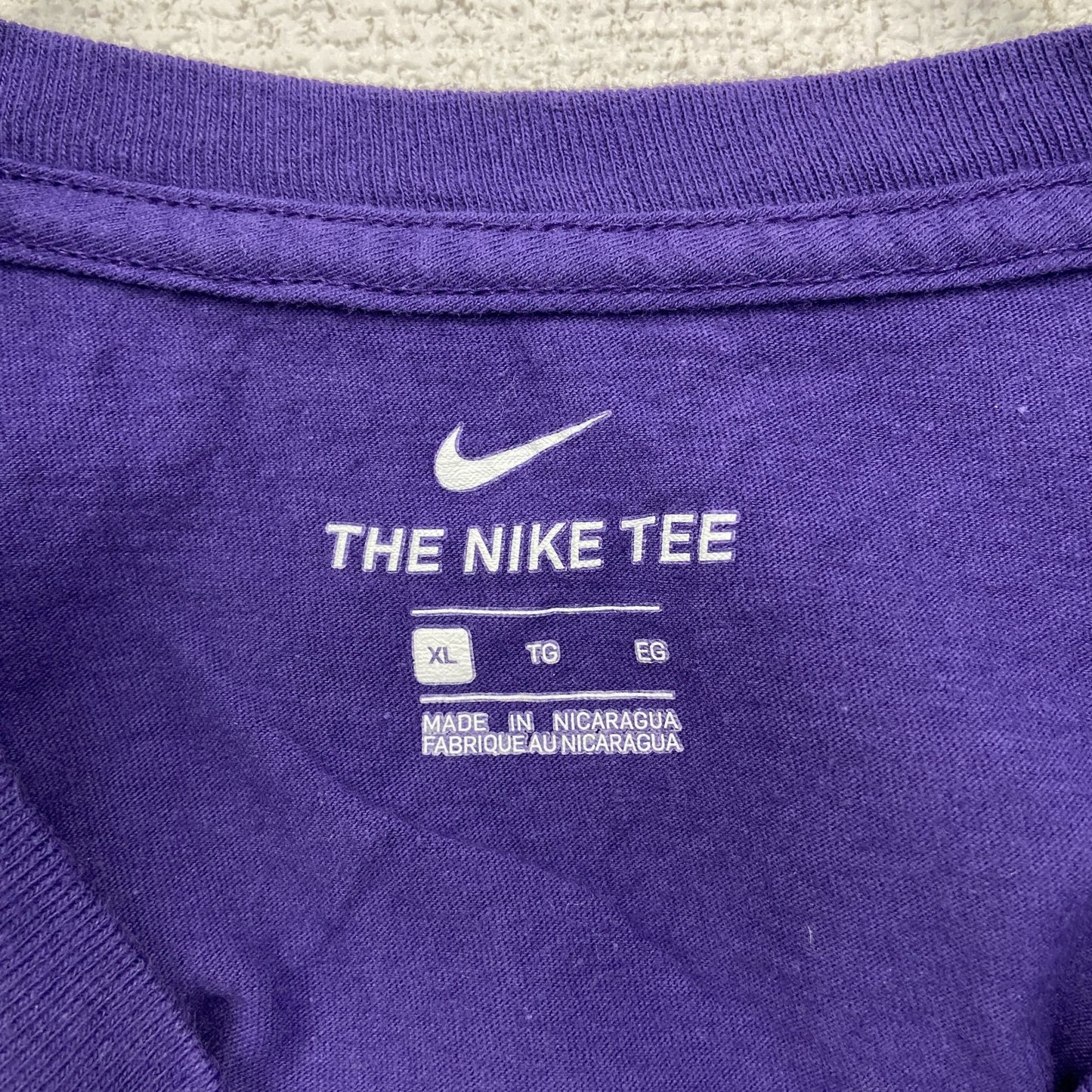 古着 used　NIKE ナイキ　半袖プリントTシャツ　ソフトボール　クルーネック　スウッシュロゴ　紫　パープル　XLサイズ