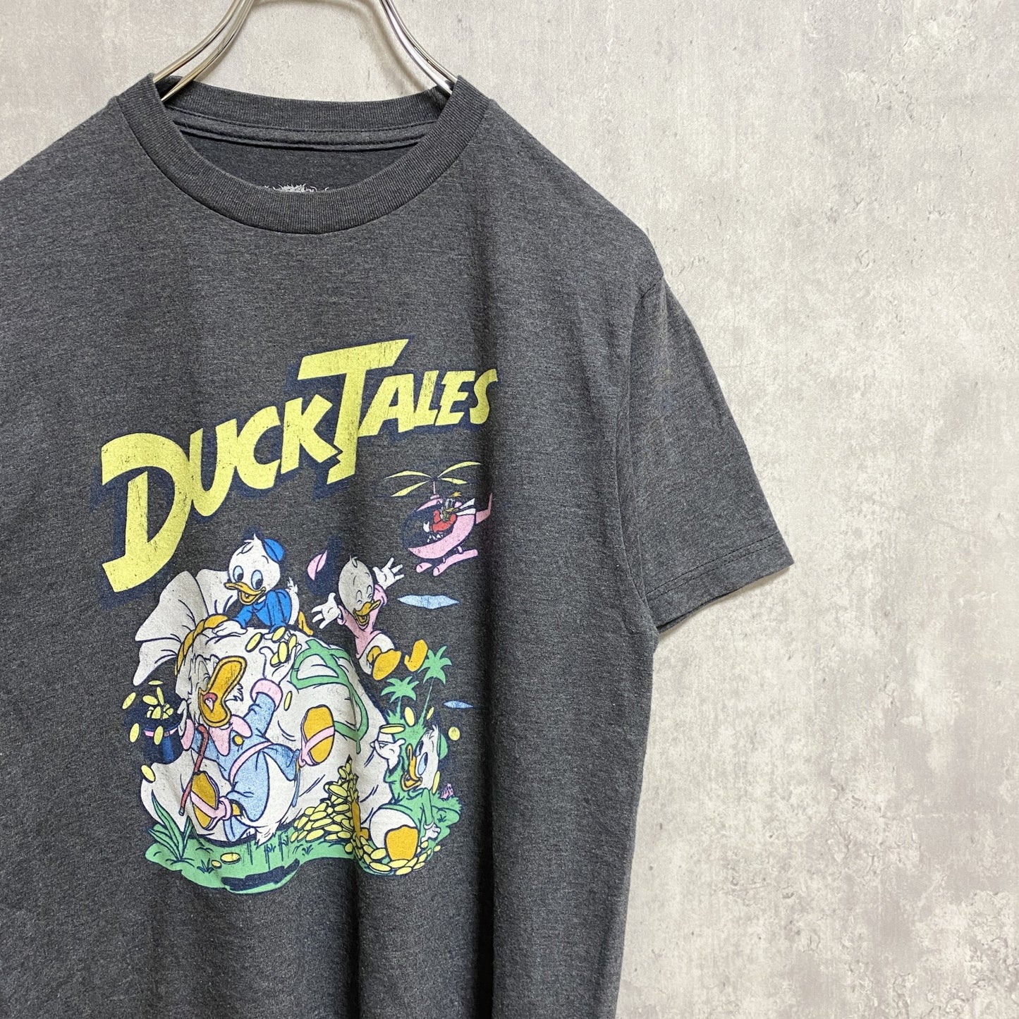 古着 used　Disney　ディズニー　DUCK TALES　半袖オフィシャルプリントTシャツ　グレー　レトロデザイン　Sサイズ