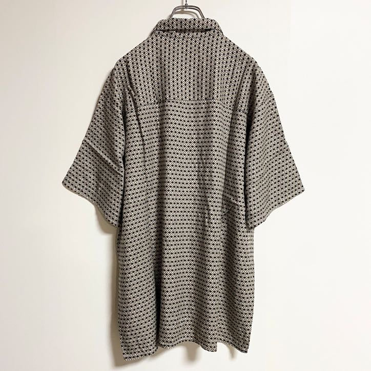 古着 used　IVYCREW　半袖総柄デザインシャツ　ドット柄　水玉　ベージュ　春夏服　レトロ　メンズ　レディース　Lサイズ