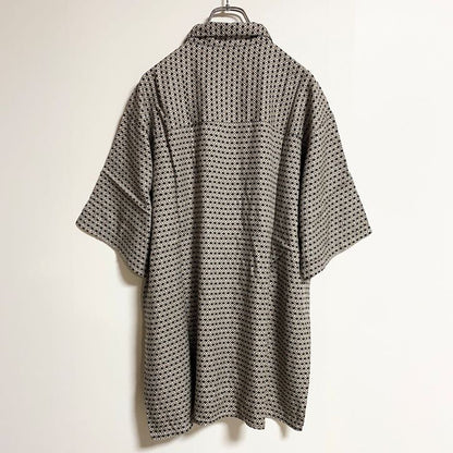 古着 used　IVYCREW　半袖総柄デザインシャツ　ドット柄　水玉　ベージュ　春夏服　レトロ　メンズ　レディース　Lサイズ