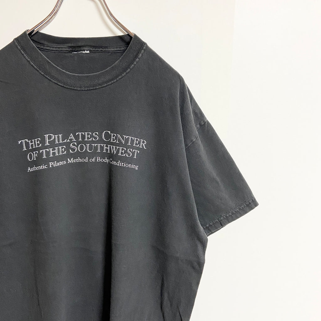 古着 used　半袖ロゴプリントTシャツ　バックプリント　ピラティス　黒　ブラック　春夏服　メンズ　レディース