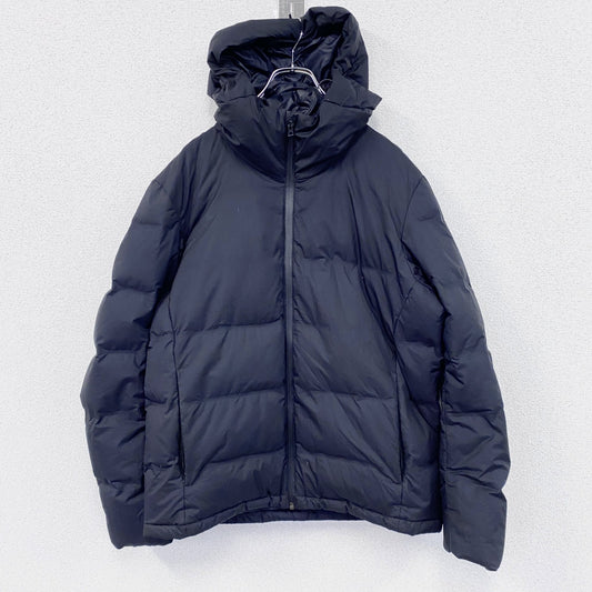 UNIQLO　ユニクロ　シームレスダウンパーカー　ナイロンジャケット　ダウン90％　黒　ブラック　XLサイズ