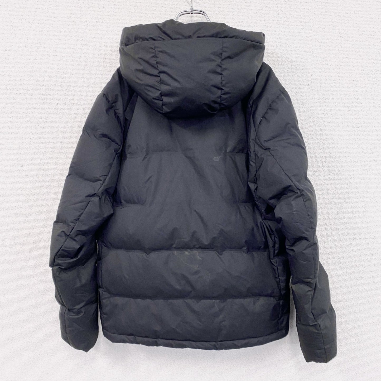 UNIQLO　ユニクロ　シームレスダウンパーカー　ナイロンジャケット　ダウン90％　黒　ブラック　XLサイズ