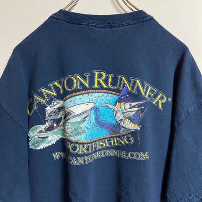 古着 used　GILDAN　ギルダン　半袖バックプリントTシャツ　ワンポイント　クルーネック　魚　船　ネイビー　紺　春夏服
