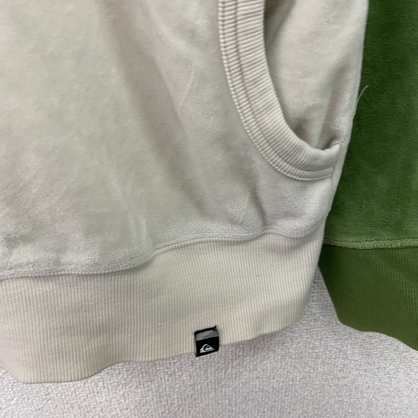 Quiksilver　クイックシルバー　フルジップベロアトラックジャケット/ジャージ　ホワイト　グリーン　Mサイズ