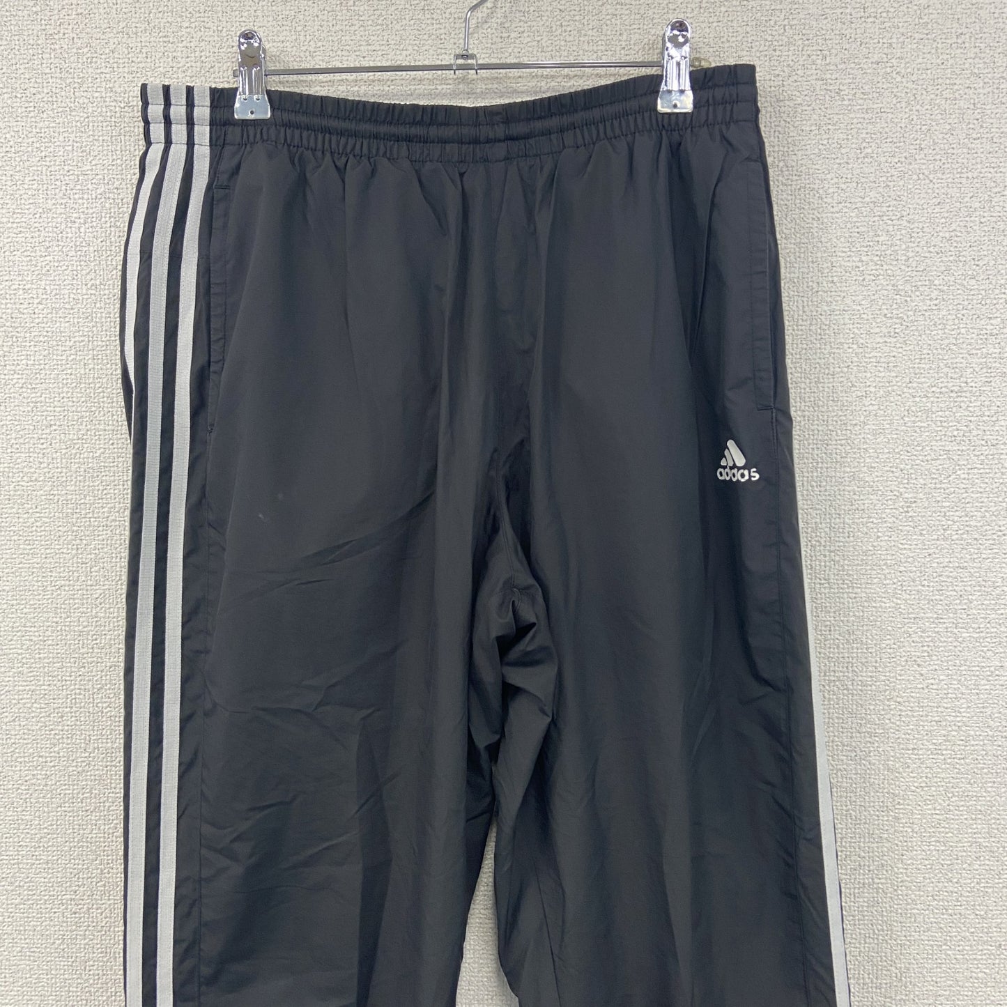 adidas　アディダス　CLIMASTORM　トラックパンツ/ジャージ　パーフォーマンスロゴ　黒　ブラック　Oサイズ