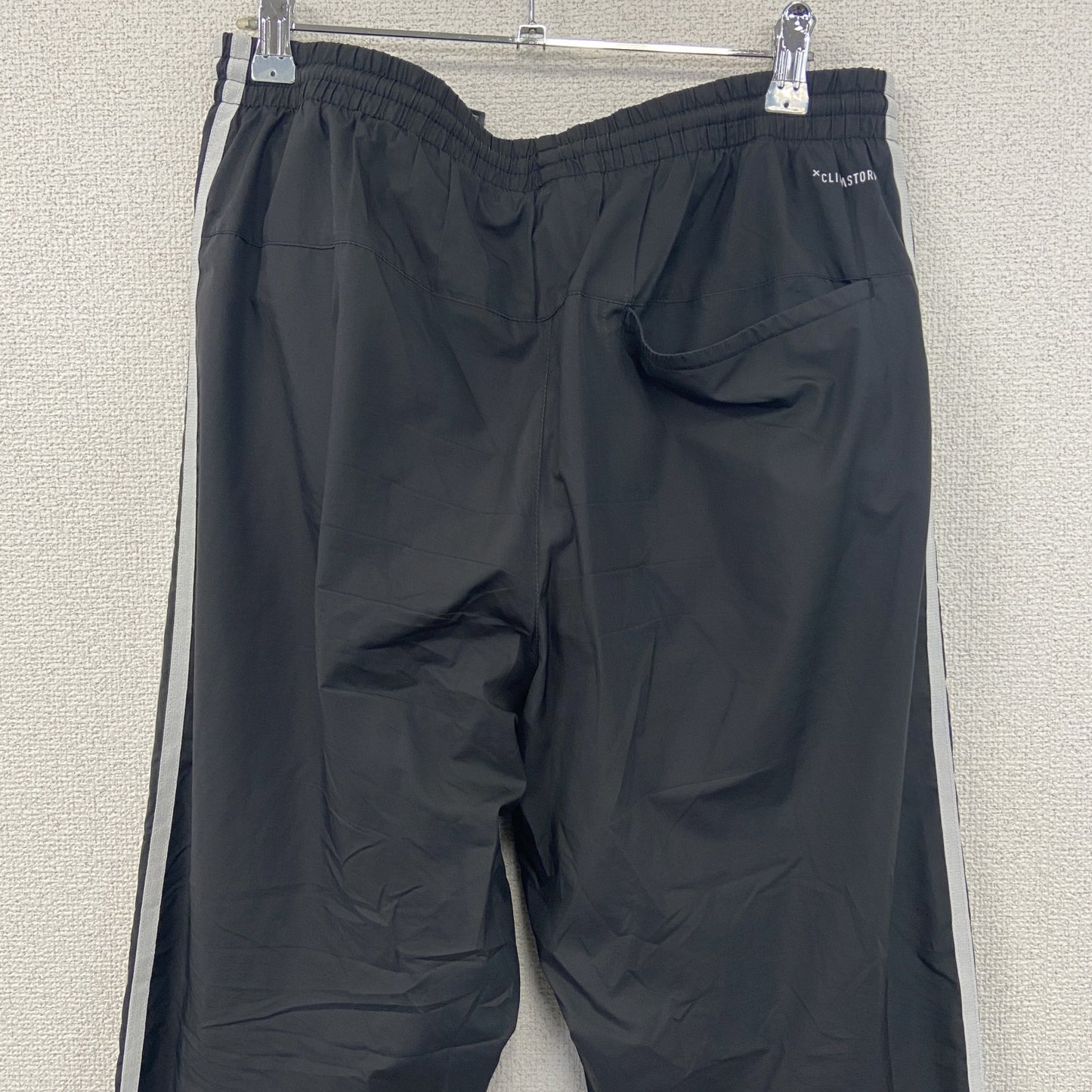 adidas　アディダス　CLIMASTORM　トラックパンツ/ジャージ　パーフォーマンスロゴ　黒　ブラック　Oサイズ