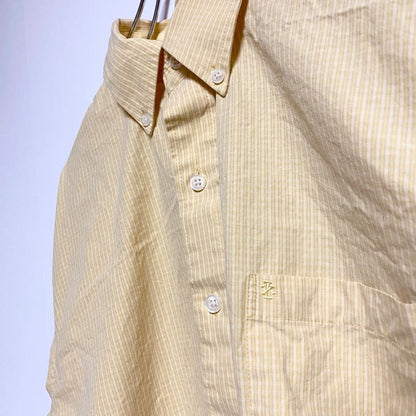 古着 used　IZOD　アイゾッド　長袖ワンポイント刺繍シャツ　ストライプ柄　黄色　イエロー　秋冬服　レトロ　Mサイズ